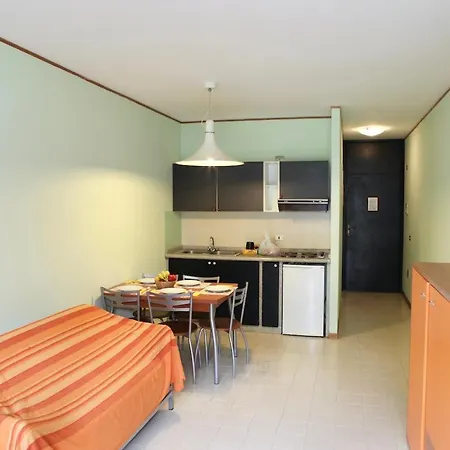 Studio 2 Beds In Residence With Swimming-Pool Bed And Bath Linen Included-2
