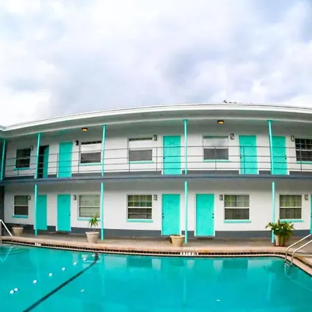 Uptown Inn & Suites-3