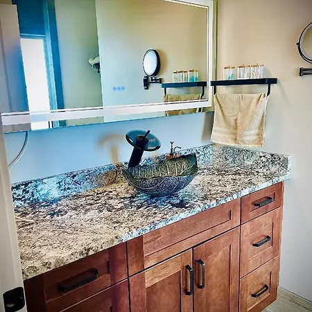 Bent Canyon Suite-3
