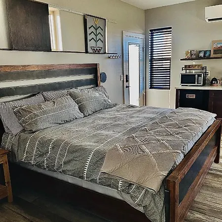 Bent Canyon Suite-2