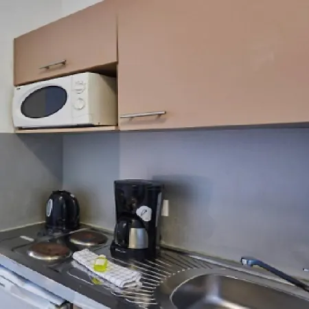 Chambre chez l'habitant Chatillon dans appartement partagé avec d'autres visiteurs et espace journée-3