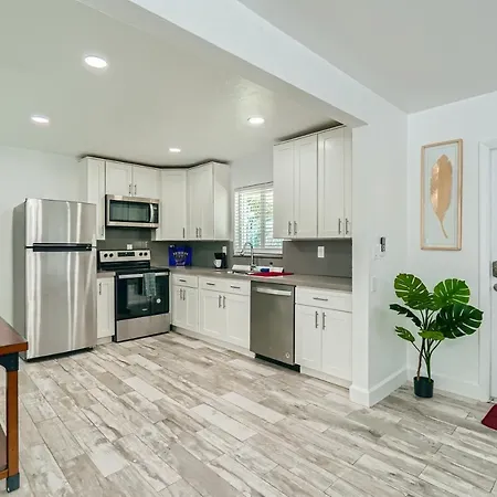 Singer Island Stunner 2 Br-3