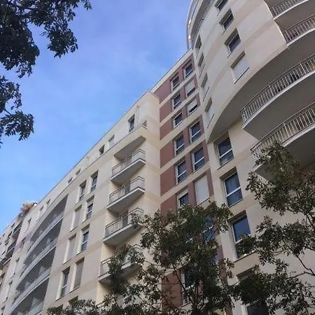 Citadines Appart Suites Paris Center Easy - Eiffel Tower View - 25 Minutes Champs Elysees-2
