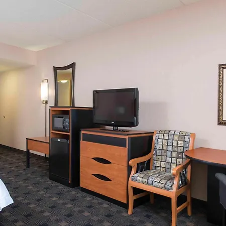 Hampton Inn And Suites Indianapolis-Fishers-3