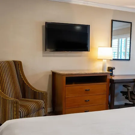 The Buena Park Hotel & Suites-2