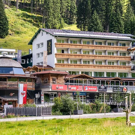 Berghotel Hochfügen-3