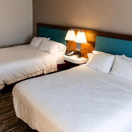Hampton Inn & Suites Scottsbluff-3