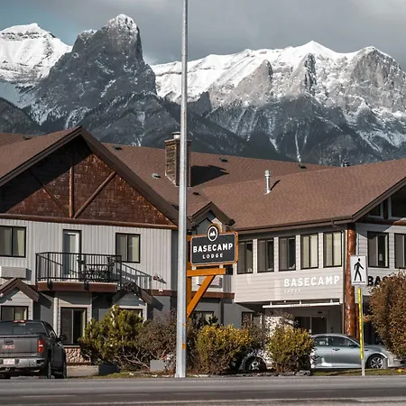 Basecamp Lodge Canmore-3
