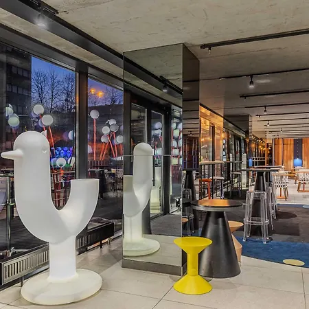 Iq Hotel-2