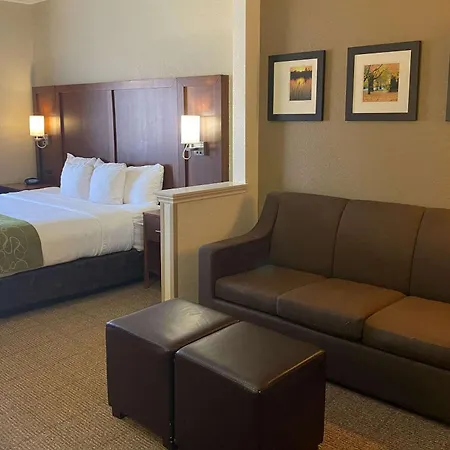 Comfort Suites Peoria I-74-3