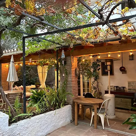 At Home In Malaga Stay & Solo Travellers-3