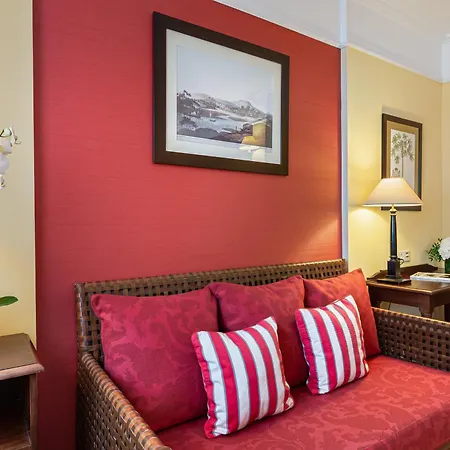 Kipling Manotel-2