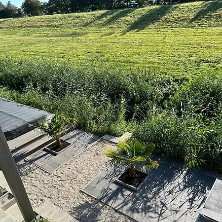 B&B Veluwemeer, Jacuzzi, Swim Spa, Sauna, Steam Bath And Sandy Beach-3