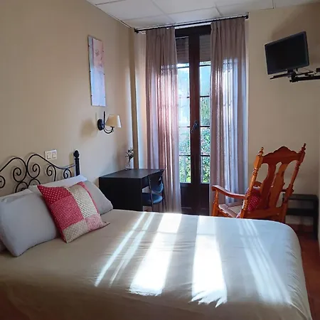 Hostal La Cigüeña-3