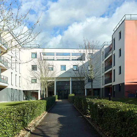 Appart'City Versailles Saint Cyr l'Ecole-2