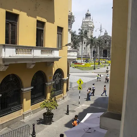 Plaza Mayor Lima-3