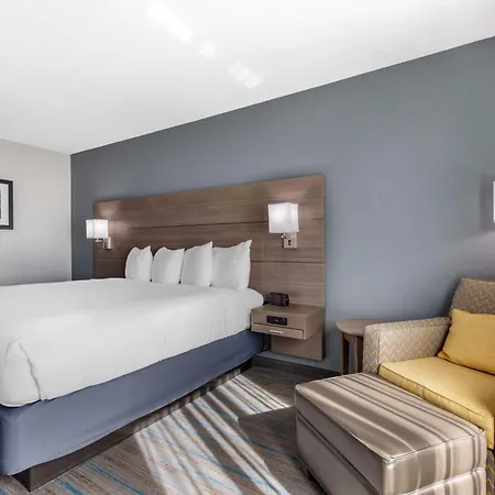 Best Western Plus Stephenville Inn-3
