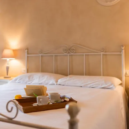 Palazzo De Luca Bed&Breakfast-3