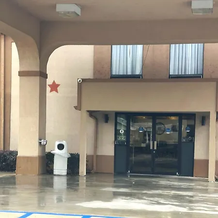 Days Inn & Suites By Wyndham Eunice-3