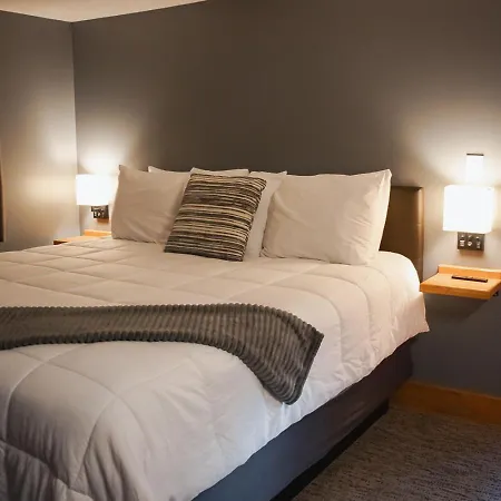 New England Inn & Lodge-2
