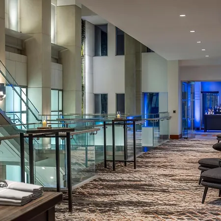 Delta Hotels By Marriott Vancouver Downtown Suites - Downtown Vancouver-3