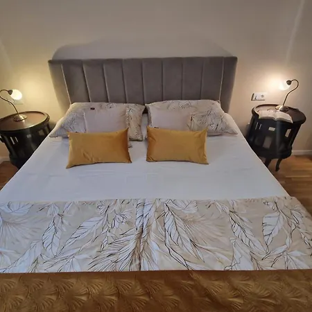 La-La Rooms-3