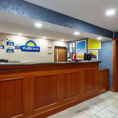 Days Inn By Wyndham Wooster-3