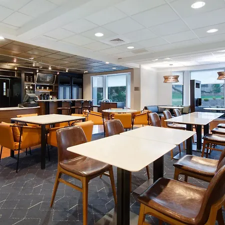 Courtyard By Marriott State College-3
