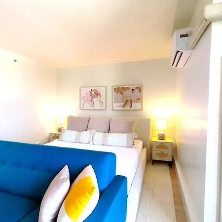 S&N Lux Suite-Free Parking-King Bed-Kitchen-Wifi-3
