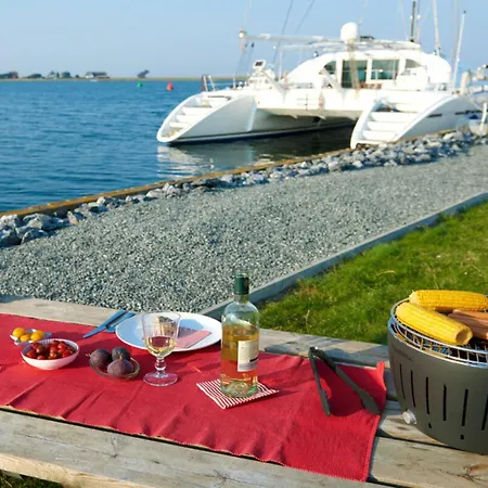 Houseboat Seahorse Comfortable Vacation Home-3