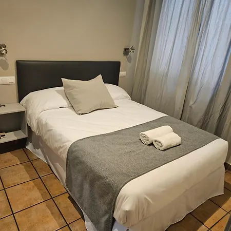 Hostal La Campana-3
