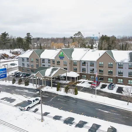 Holiday Inn Express & Suites Marquette By Ihg-2