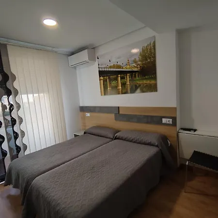 Hostal Rioja Condestable-2