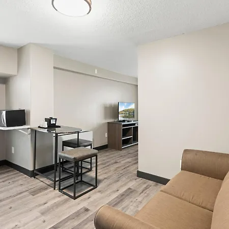 Travelodge Hotel By Wyndham Saskatoon-3