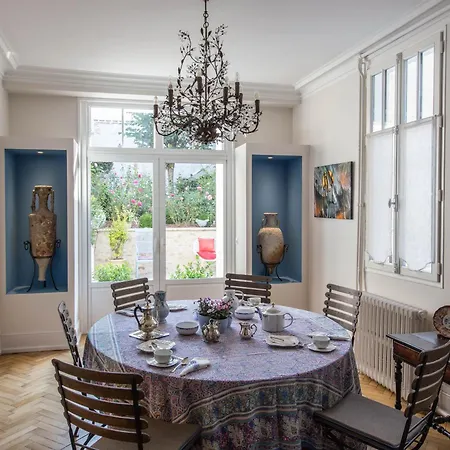 Room In Guest Room - This 10Th Century Home Sits In An Extraordinary Setting In The Center Of Orleans-2