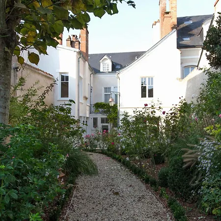 Room In Guest Room - This 10Th Century Home Sits In An Extraordinary Setting In The Center Of Orleans-3