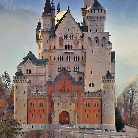 House La Neuschwanstein Blick - Budget City Hotel-2