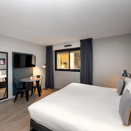 Staycity Aparthotels Centre Vieux Port-3
