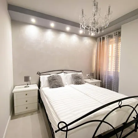 Klemi, Rooms In Old Town Dolomia Best Home Check In Automatico-3