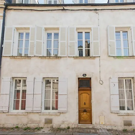 Room In Guest Room - This 10Th Century Home Sits In An Exceptional Setting In The Center Of Orleans-3