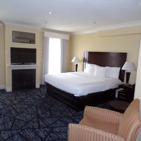Niagara Crossing Hotel And Spa-2