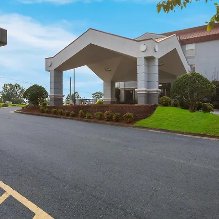 Red Roof Inn & Suites Newnan-2