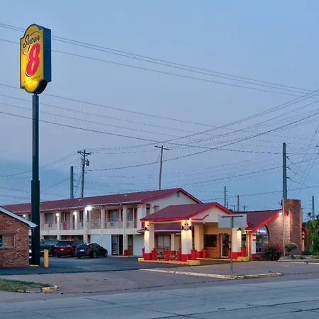 Super 8 By Wyndham Vernon-2