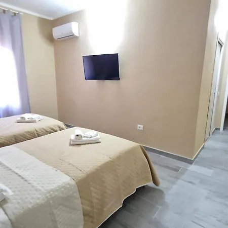 Terry'S House-2