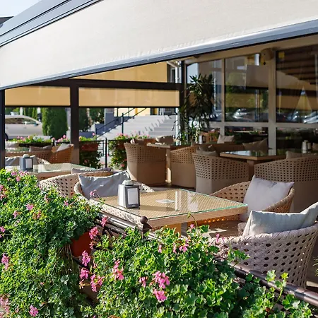 Sonata Hotel & Restaurant "Готель Соната"-2