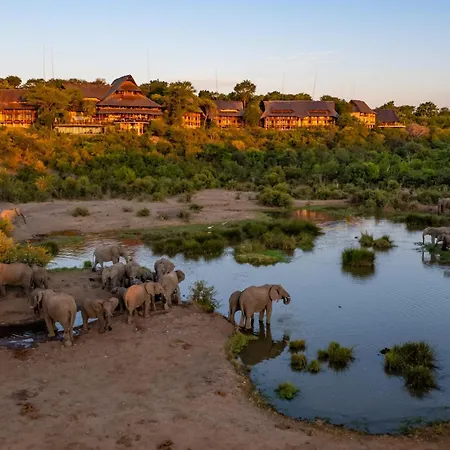 Victoria Falls Safari Lodge-3