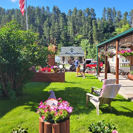 Cedar Wood Inn-3