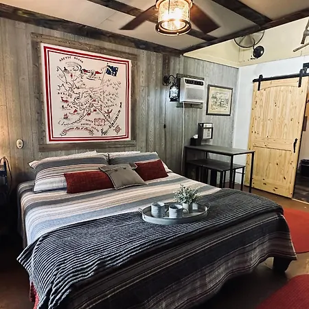 Acorn Hideaways Canton Gold Panner Bunkhouse King Bed-2