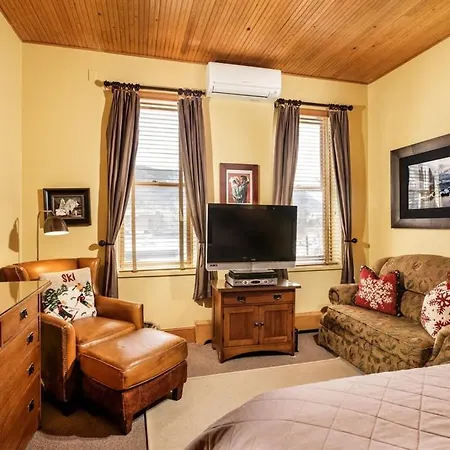 Independence Square Unit 309, Downtown Hotel Room With A/C In Aspen, Wet Bar & More-2