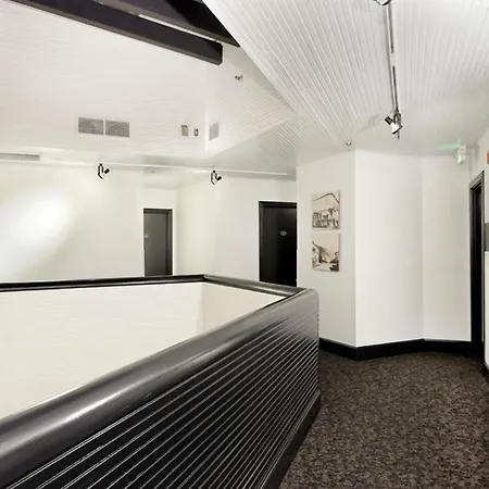 Independence Square Unit 313, Downtown Hotel Room In Aspen With Rooftop Hot Tub-3